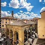 La Loggia Del Porcellino
